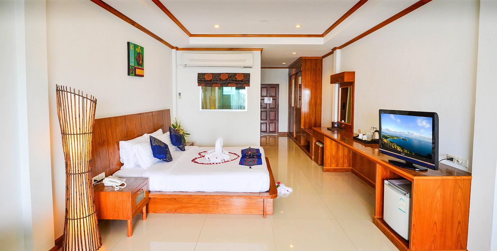 Tri Trang Beach Resort Patong Extérieur photo